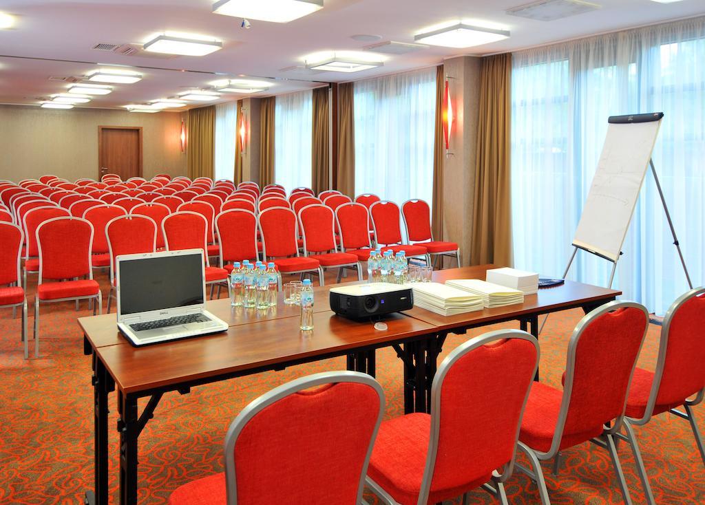 Centrum Wypoczynkowo-Konferencyjne Solaris Лазы Экстерьер фото